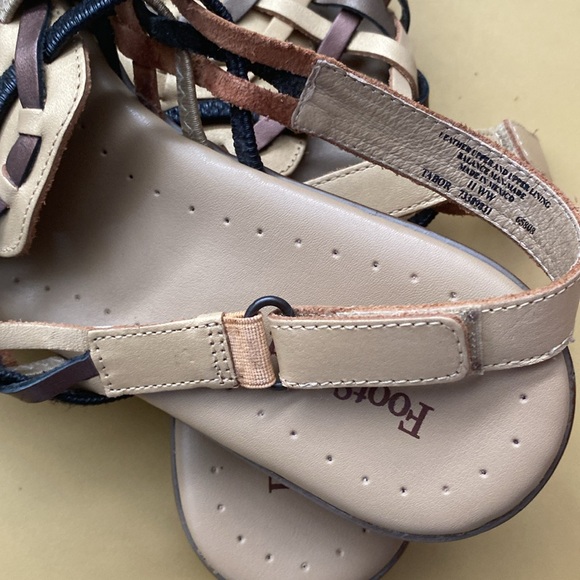 FOOTSMART -Tejidas Tabor Huaraches women’s Sandal SZ 11WW - Tan/brown multi - Picture 5 of 5